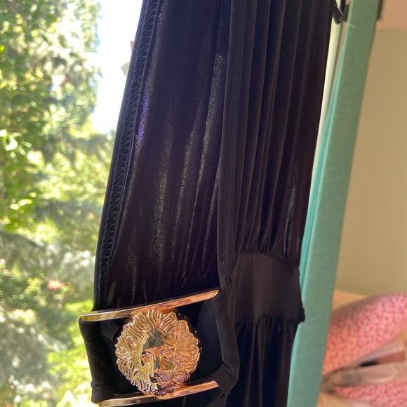 Pretty Little Thing Black Maxi Cut Out High Slit Gold Medallion Dress NWT Size 0 - Picture 14 of 16